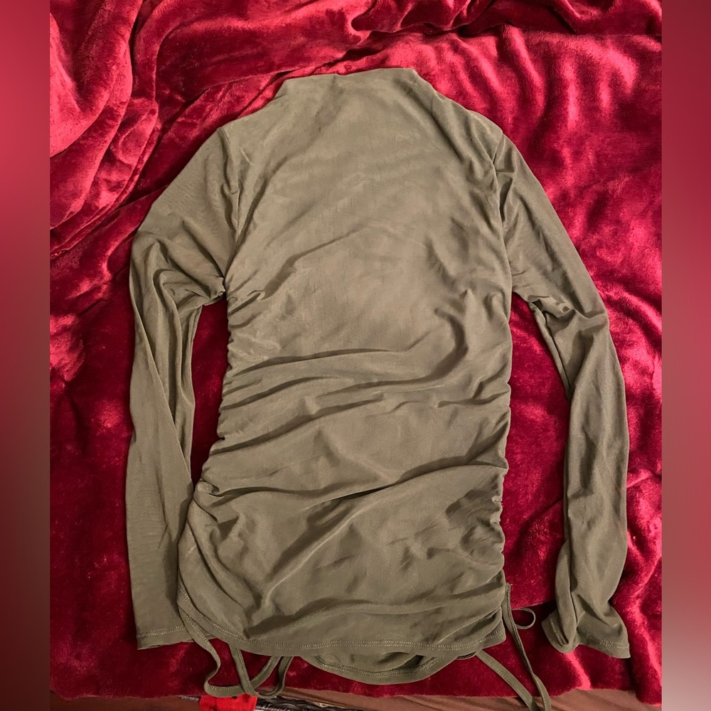 Top - Picture 5 of 6